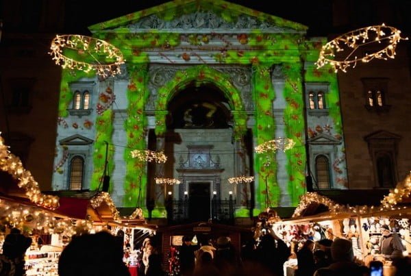 Tradition and street food side by side - Advent Feast at the Basilica